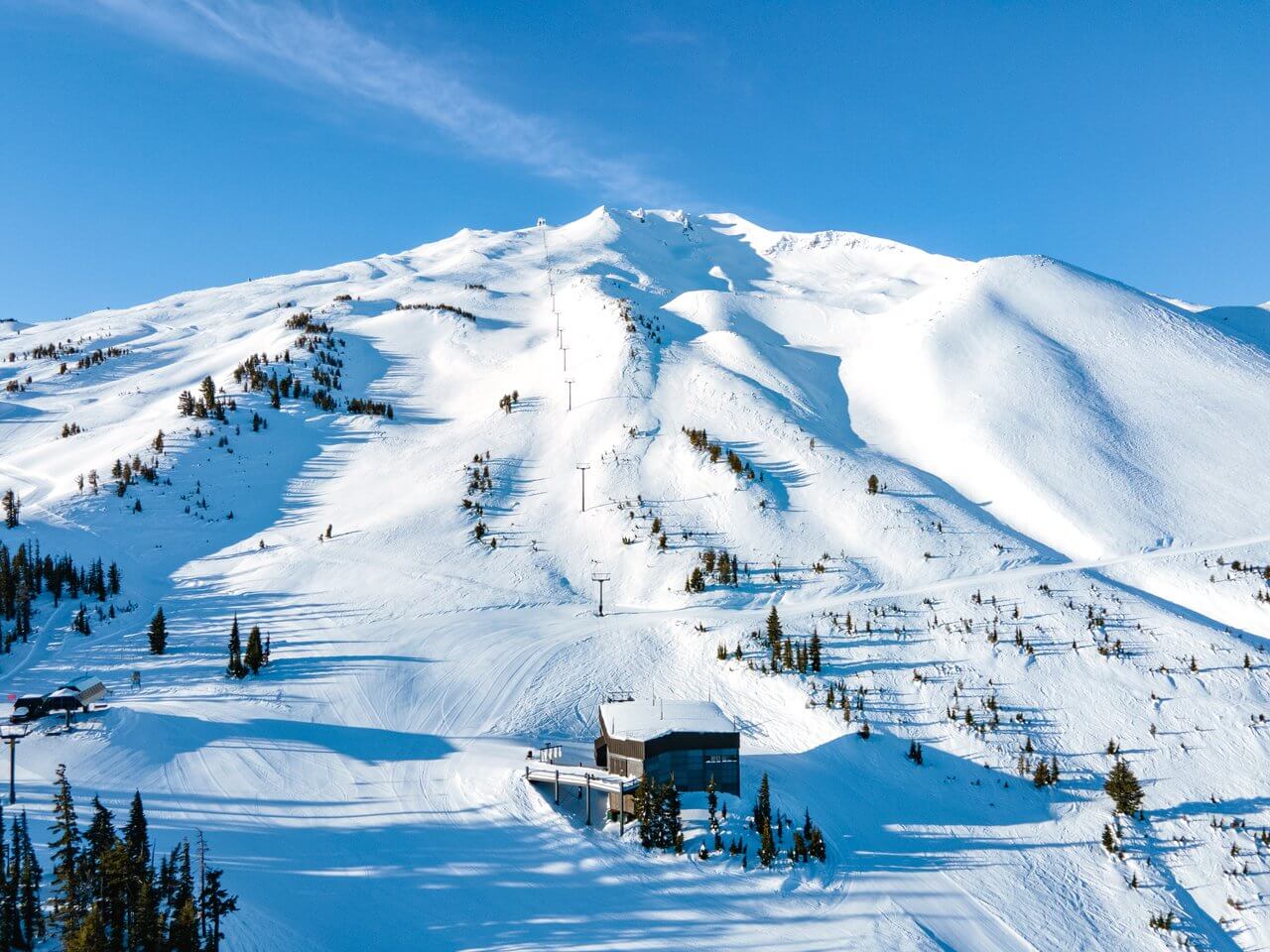 Mt. Bachelor Ski & Snowboard Resort near Bend, Oregon Mt. Bachelor Ski & Snowboard Resort near Bend, Oregon